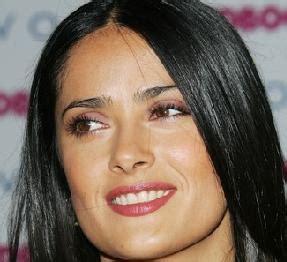 Salma Hayek Ünlü Oyuncu Arkadaşının Yıl Dönümüne Şaşırtıcı Bir Hediye Aldı!